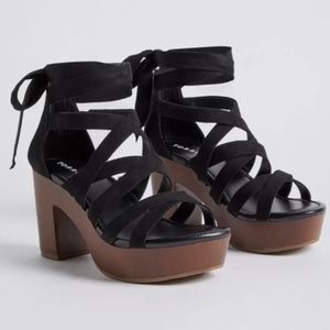Torrid Women's Platform Sandals Black Size 8.5WW Wood Block Heel Ankle Wrap